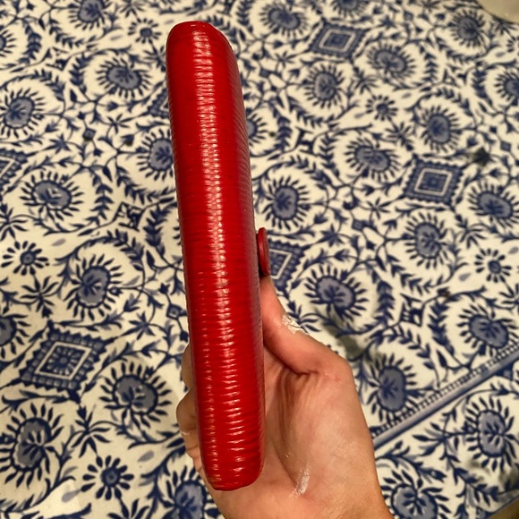 Louis Vuitton agenda cover in red epi leather - Picture 8 of 12